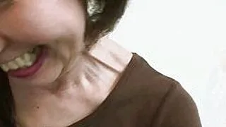 Asya'dan siyah saçlı nine Michiyo Fukumoto, gençliğini bir erkeğin penisinde hatırlamaya karar verdi.